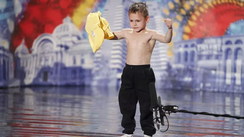 in-familia-micului-hercule-toata-lumea-pare-sa-fie-dependenta-de-culturism-cu-ce-muschi-impresionanti_4_size24