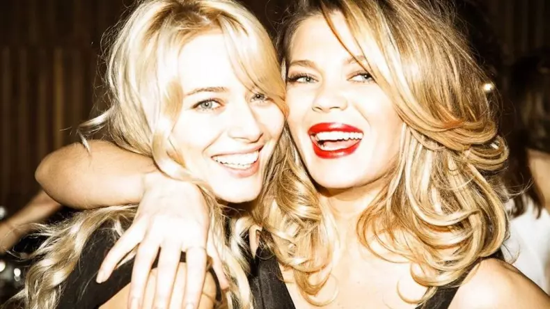 Laura-Cosoi-Gina-Pistol-1