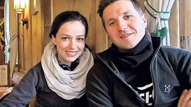 Andi-Moisescu-Olivia-Steer-6-1