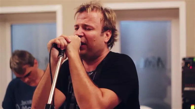 Ce-a-ajuns-să-facă-Dan-Helciug-fostul-solist-de-la-Spitalul-de-Urgență.-Nu-mai-are-venituri-de-6-luni-4