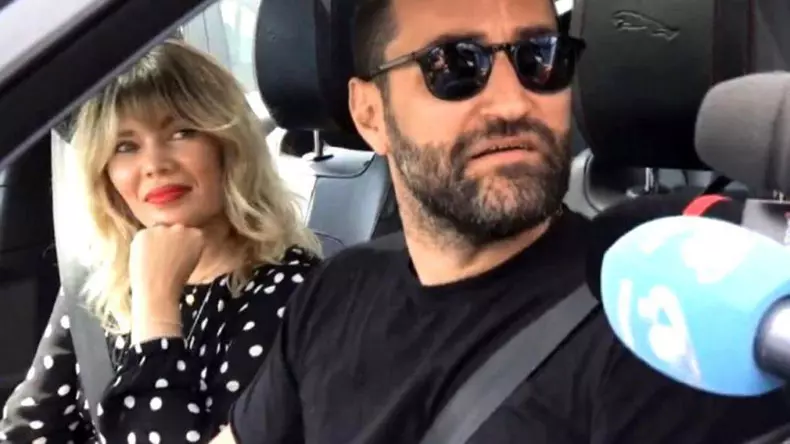 Smiley-_i-Gina-Pistol-1024x576