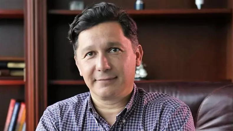 Iulian-Porst-Sef-sub-acoperire-3