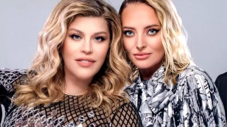 delia-si-loredana-groza-sarut-pe-buze-4