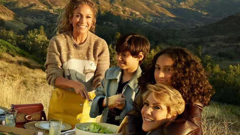 jennifer-lopez-cu-mama-si-copiii-ei