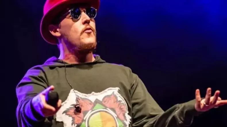 pedeapsa-primita-de-what-s-up-pentru-agresarea-iubitei-411400