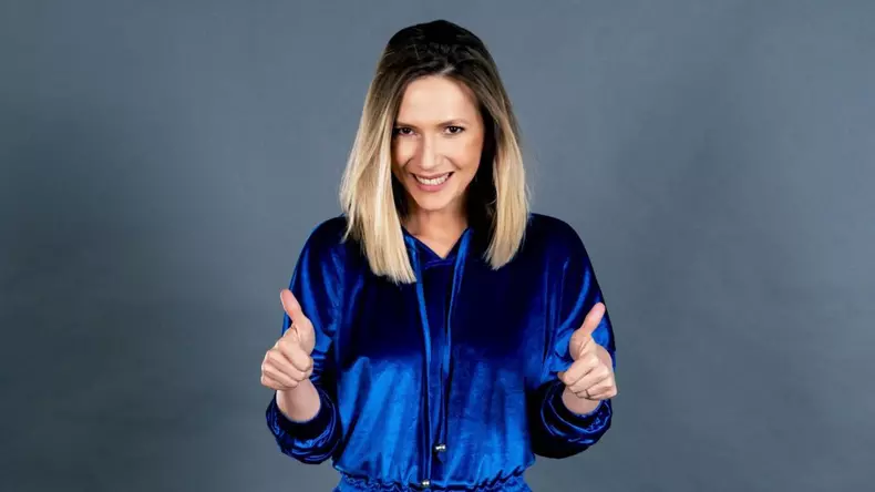 adela-popescu-imi-zice-tata-nu-mai-faceti-tata-copii-va-ajung-trei-ca-va-trec-tineretile_size24