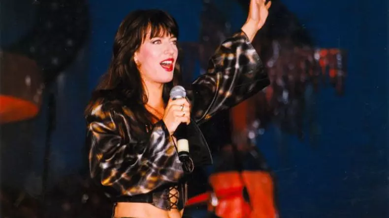 Ce-face-si-cum-arata-mama-Laurei-Stoica-la-15-ani-de-cand-fiica-ei-a-murit