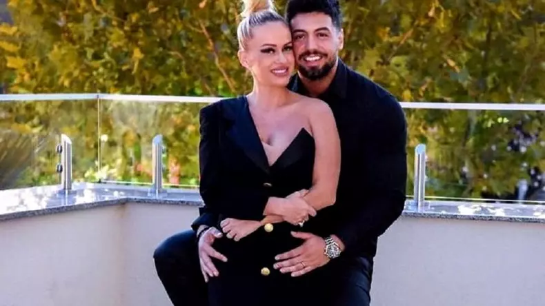 anda-adam-fostul-sot