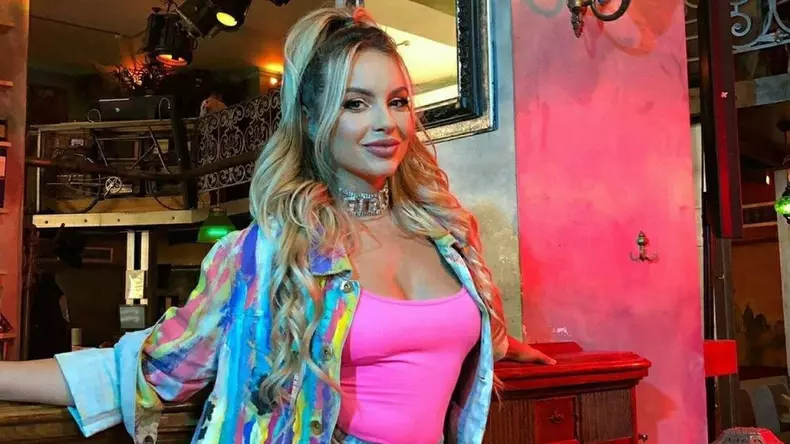 eliza-natanticu-lanseaza-single-ul-zarde_size24