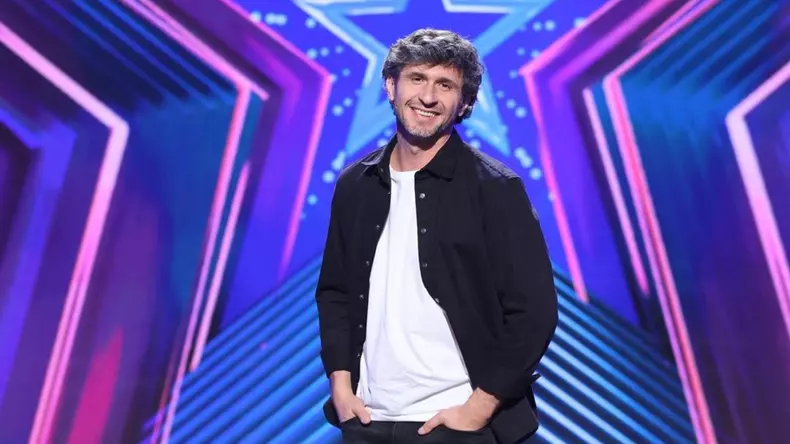 dragos-bucur-jurat-in-emisiunea-romanii-au-talent-1