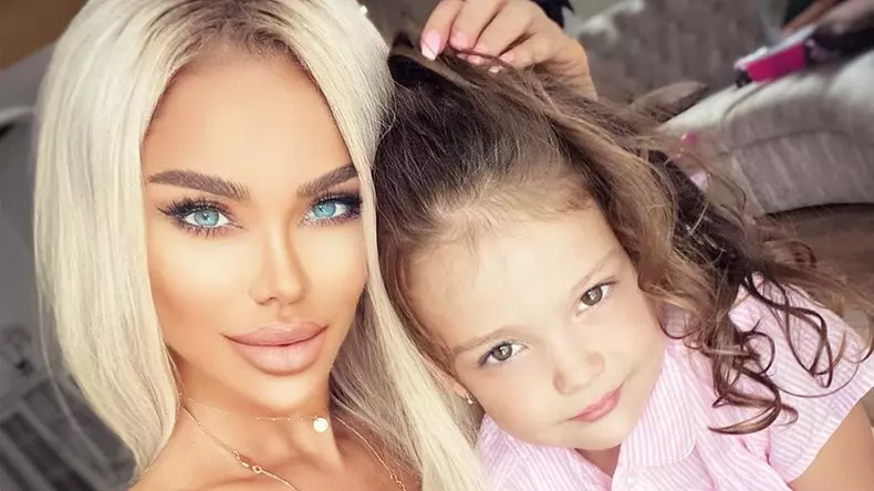 Ce-face-fiica-Biancăi-Drăgușanu-la-doar-5-ani.-Multe-femei-din-România-se-vor-revolta