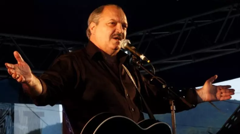 Cum-se-simte-Victor-Socaciu-de-fapt.-Declarații-de-ultimă-oră-despre-starea-artistului-cu-covid-19-1-1