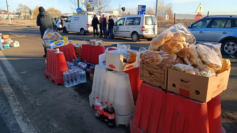 mancare pentru refugiati