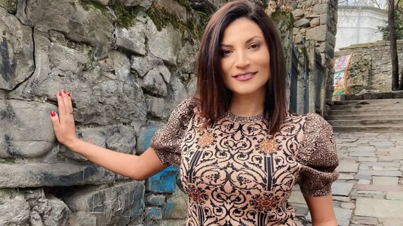 Ioana Ginghină apelează la un truc ca să scape de grăsimea de pe burtă