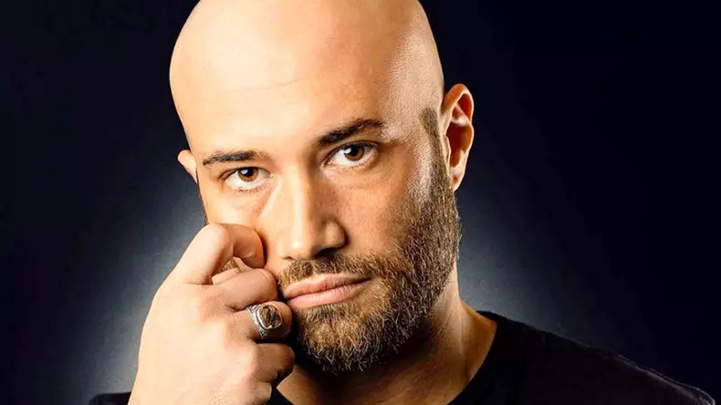 Mihai-Bendeac-cel-mai-bogat-om-din-TV.-Cati-bani-a-castigat-in-ultimii-ani-Andreea-Esca-doar-viseaza-la-asta