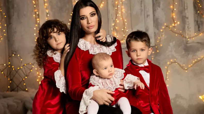 elena-basescu-despre-cel-de-al-patrulea-copil-niciodata-sa-nu-spui-niciodata_size24