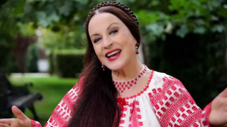 Maria Dragomiroiu cantareata