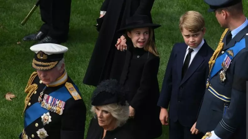 printesa charlotte la funeraliile reginei