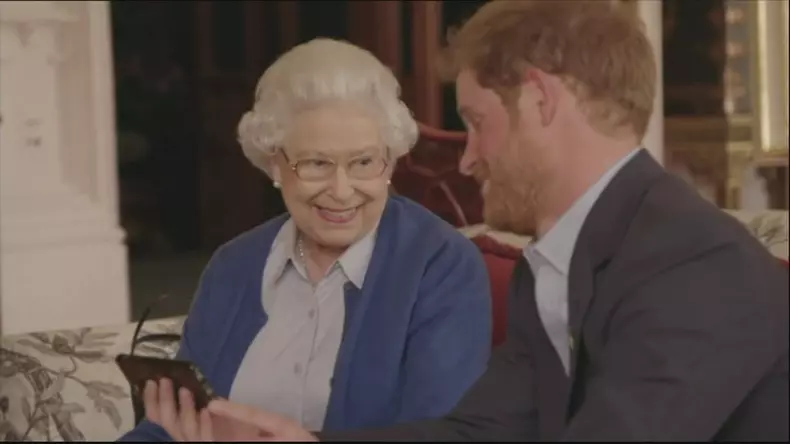 regina si nepotul ei