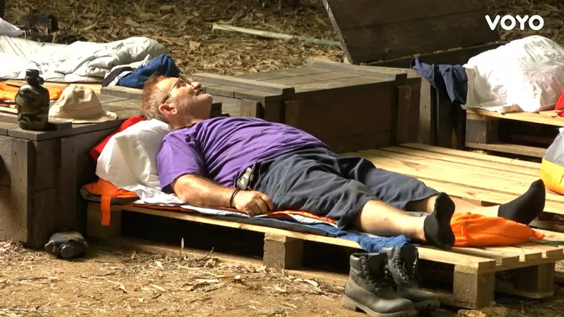 sunt-celebru-scoate-ma-de-aici-5