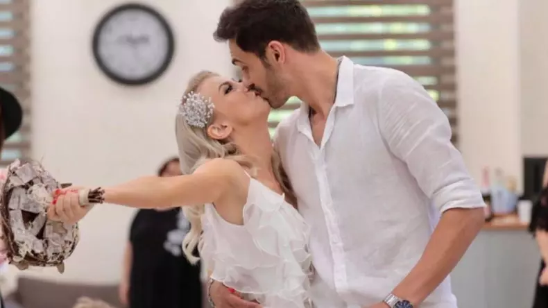 adevaratul-motiv-pentru-care-andreea-balan-a-facut-nunta-cu-george-burcea.-ce-s-a-intamplat-anul-trecut-1280x720-1