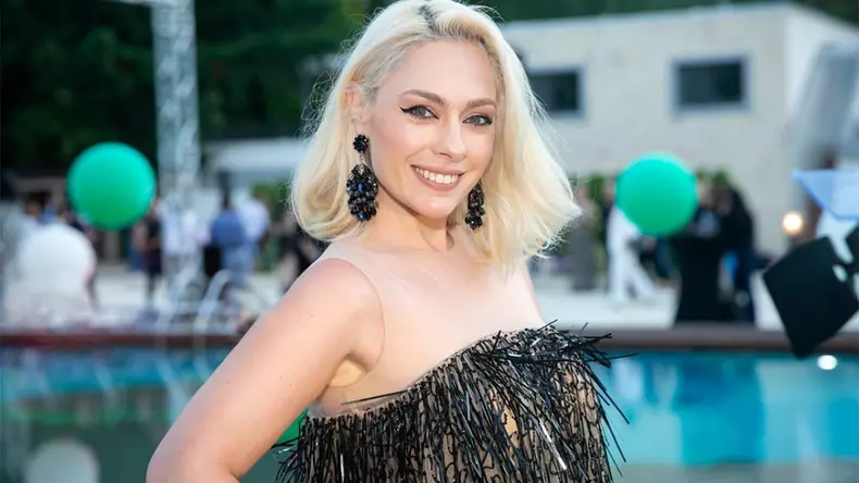 cine-e-giulia-nahmany.-cum-a-devenit-cunoscuta-concurenta-de-la-ferma-1280x720-1