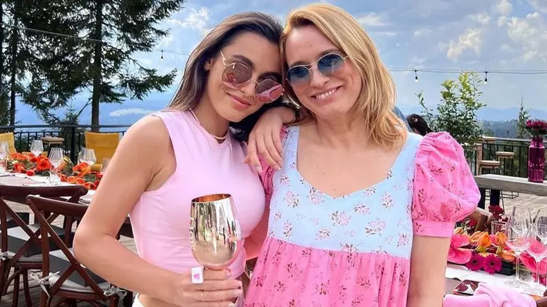 alexia-eram-totul-despre-cat-castiga-andreea-esca-lunar-tanara-a-dat-tot-in-casa-jur-ca-crop-1660297554