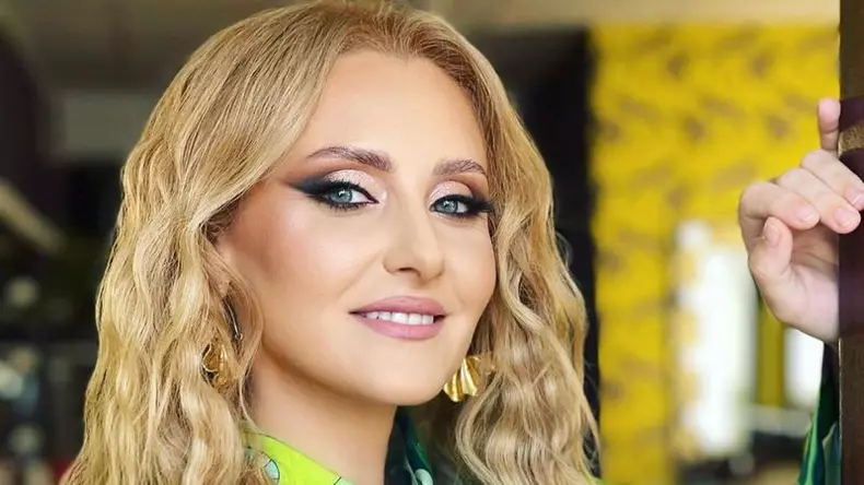 alina sorescu fericita