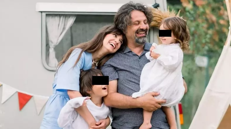 dana-rogoz-familie-crop-1659111765