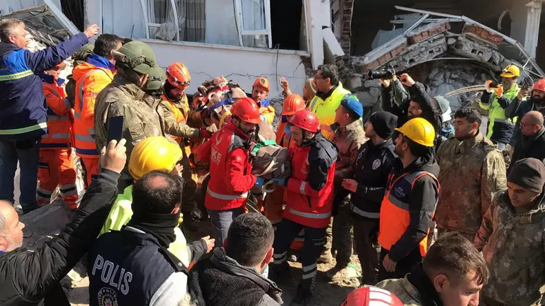 Woman and her dog rescued 105 hours after earthquakes in Turkiye
