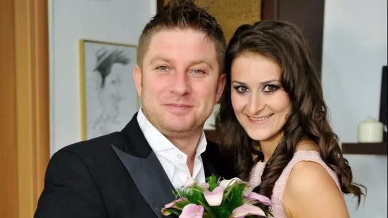 sotia-lui-pavel-bartos-a-renuntat-la-cariera-pentru-familie-iar-acum-este-studenta-ce-isi-doreste-sa-devina-anca-1-crop-1662015532-1
