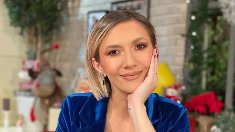 adela-popescu-prima-aparitie-tv-burtica
