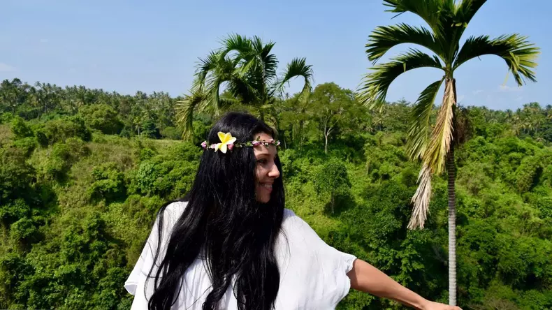 vacanta-exotica-in-bali-si-singapore-pentru-corina-caragea_3_size24