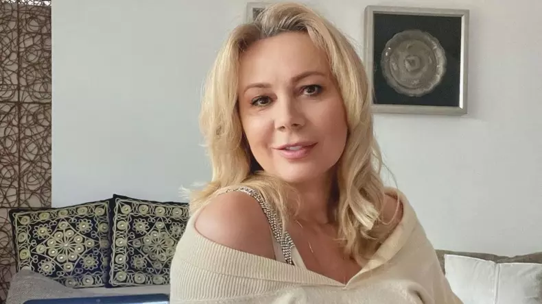 dana savuica cine este