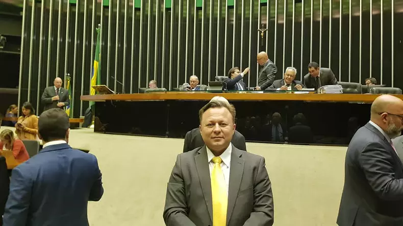 dragos-dolanescu-in-parlament