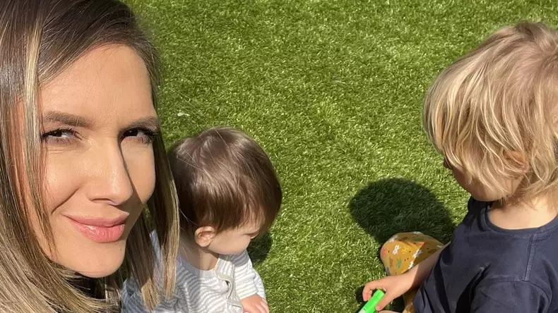 adela-popescu-problemele-unei-mame-cu-trei-copii-mici-3-crop-1651827080-3