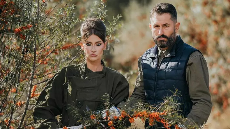 criticul-de-moda-mereu-sub-atenta-supraveghere-a-iubitului-3