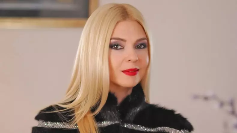 crina vedeta