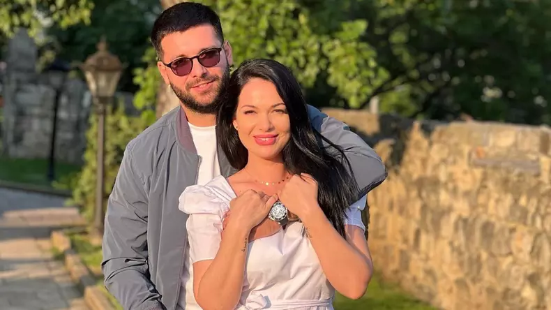 deea-maxer-mama-pentru-a-treia-oara-fosta-sotie-a-lui-dinu-maxer-declaratii-despre-o-noua-sarcina-robert-vrea-sa-fie-tata-exclusiv-6-1