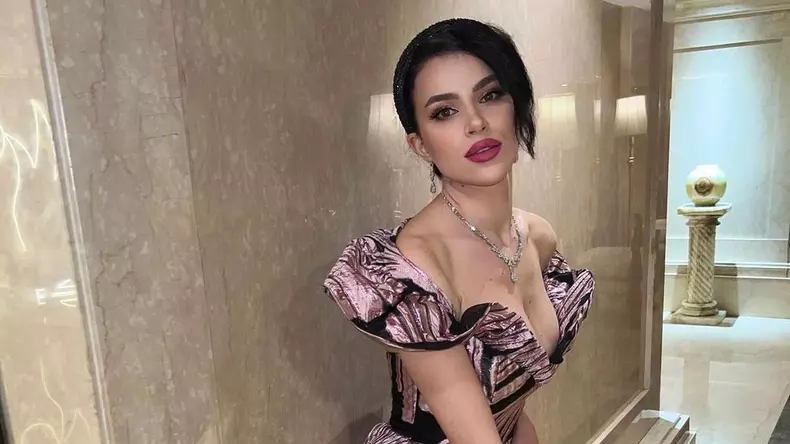 ada-amria-ileana-3-crop-1709570625