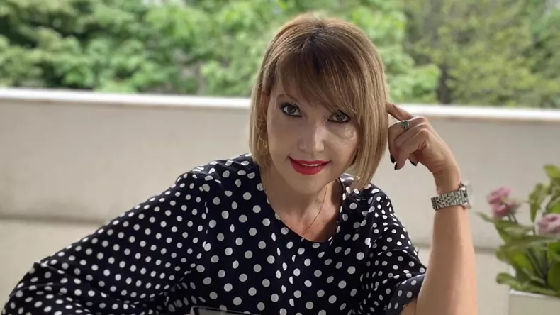 marina-almasan-a-vorbit-de-cosmarul-cu-fostul-iubit-care-nu-are-voie-sa-se-apropie-de-ea-un-buchet-de-trandafiri-dupa-care-jigniri-921813