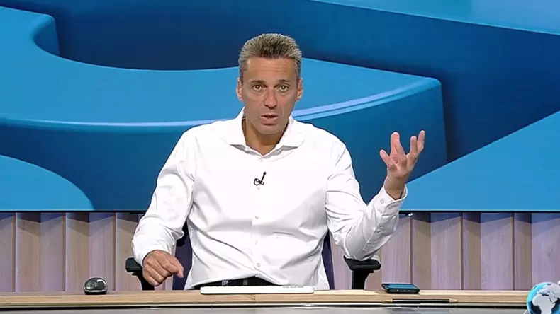 mircea-badea-face-profilul-pentru-presedintele-romaniei-nu-ne-trebuie-o-persoana-ci-o-personalitate-unul-cu-creerii-la-el-922777