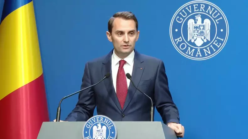 ilie-bolojan-taie-tot-la-guvern-demnitarii-vor-primi-duster-fara-sofer-se-taie-50-din-masini-si-se-interzic-mesele-dupa-sedinte-991064
