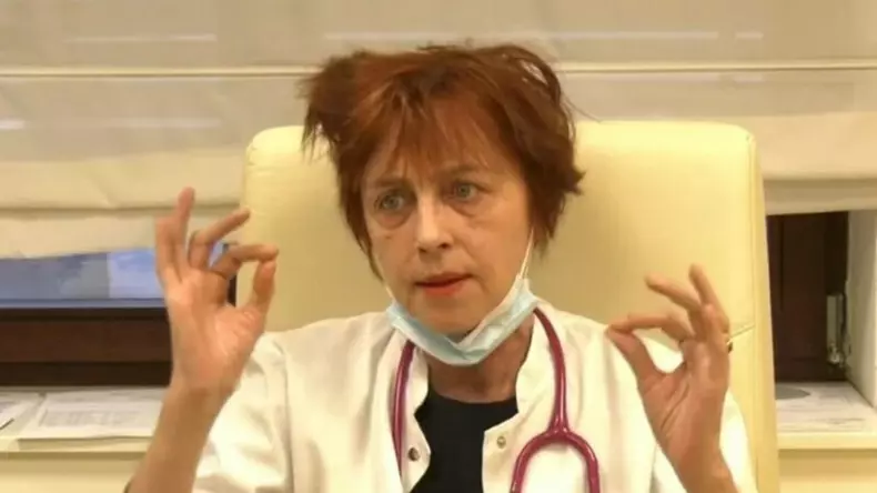 Flavia Groșan6