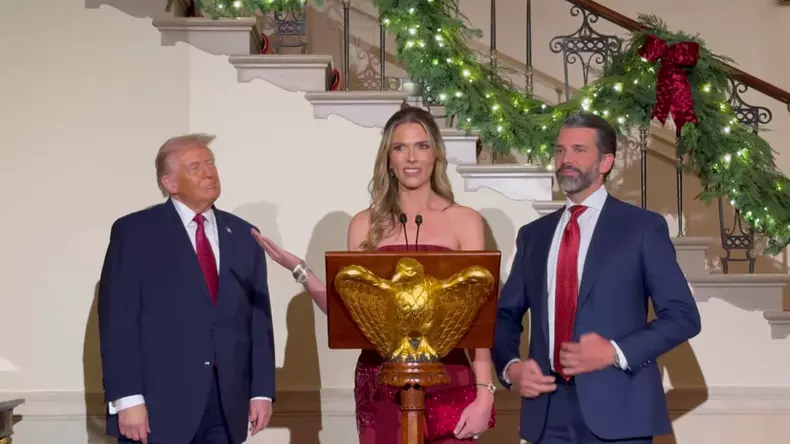 Donald Trump Jr. - Bettina Anderson și tatăl lui3