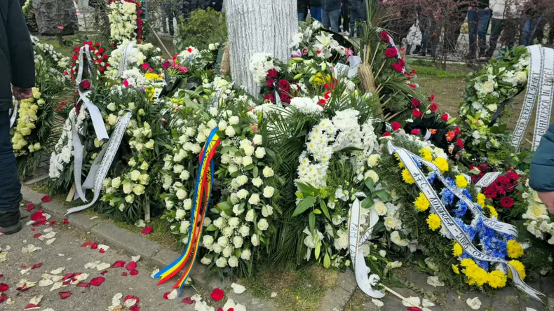 mormant cimitir mircea lucescu13