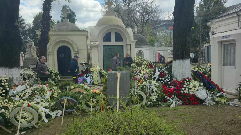 mormant cimitir mircea lucescu5