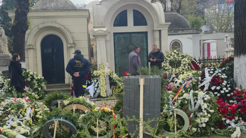 mormant cimitir mircea lucescu7