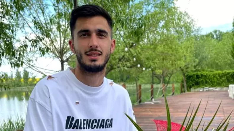 Andrei se casatoireste