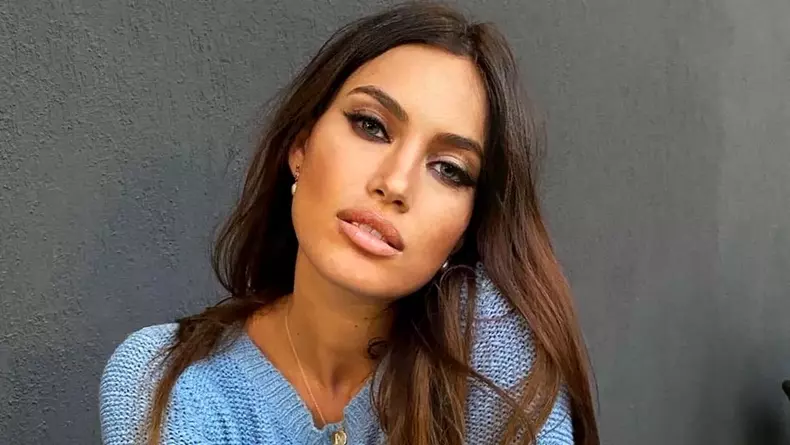 https___www.cancan.ro_wp-content_uploads_2021_11_alina-puscau-1-1